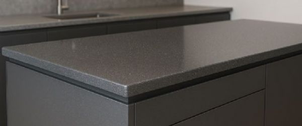 打造亮麗廚房的秘密：結晶鋼烤材質介紹與清潔重點